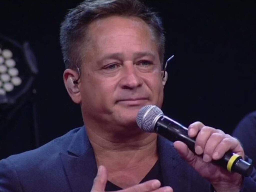 Leonardo vira piada entre amigos ao enfrentar dificuldades com cartão de crédito