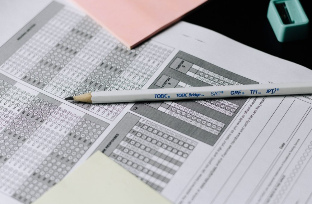 Concurso da Educação de Aparecida abre 2.956 vagas e oferece salário de até R$ 4,5 mil