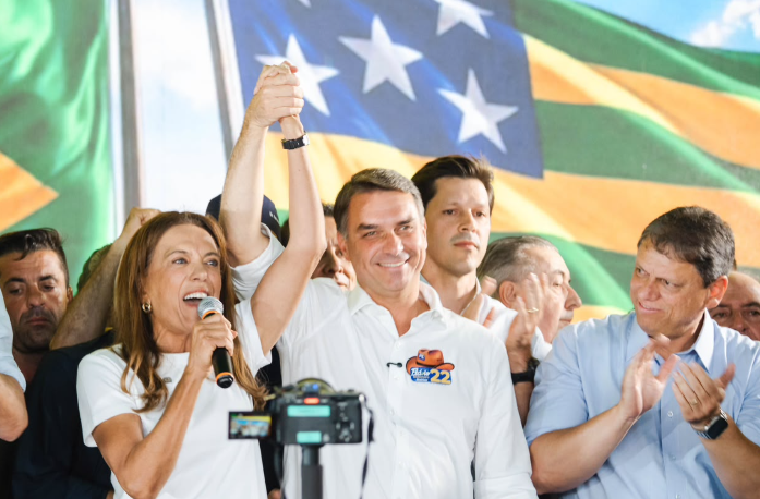 “Estou aqui por convicção”, afirma Gracinha Caiado em apoio a Flávio Bolsonaro para presidente