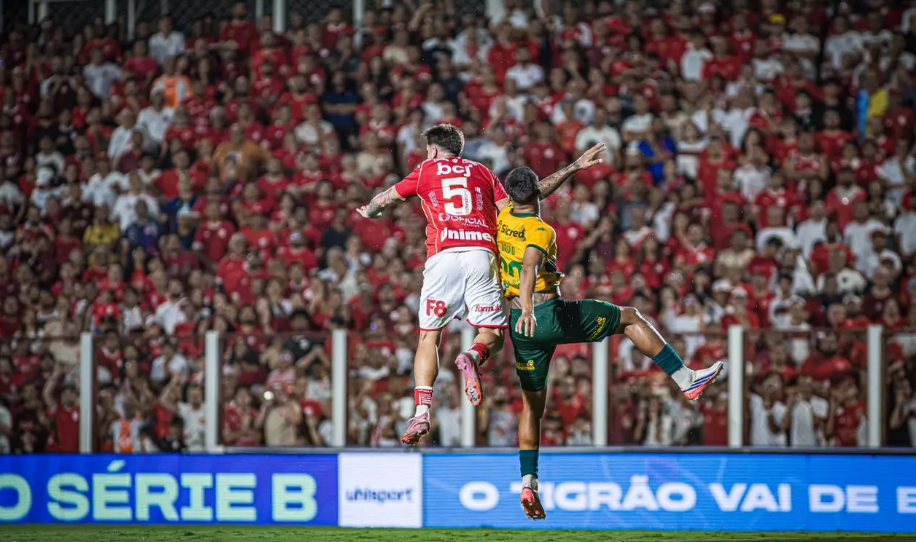 Vila Nova empata sem gols contra Cuiabá no OBA, perde liderança e deixa disputa do topo da Série B acirrada