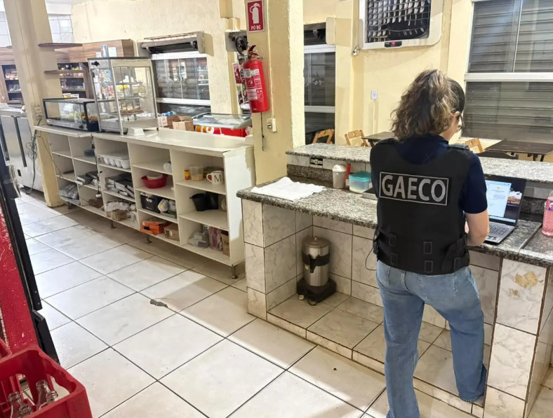Empresários são alvos de operação que investiga fraudes em licitações da alimentação escolar em Goiânia