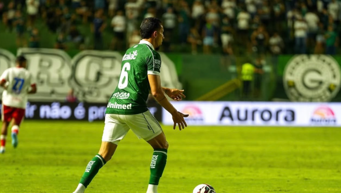 Goiás empata sem gols com Náutico na Serrinha e se complica na disputa pelo acesso