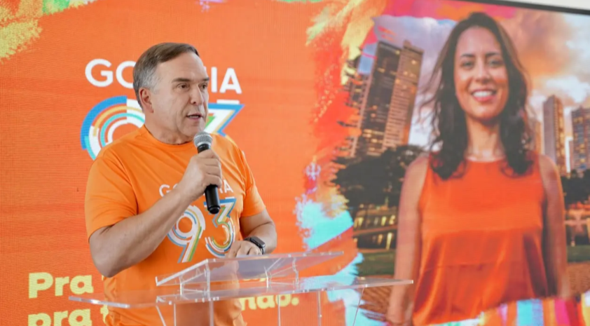 Goiânia transforma aniversário de 93 anos em festa de rua com desfile e bolo gigante