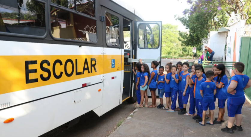 Goiás destina R$ 17,3 milhões ao transporte escolar e reforça apoio aos municípios