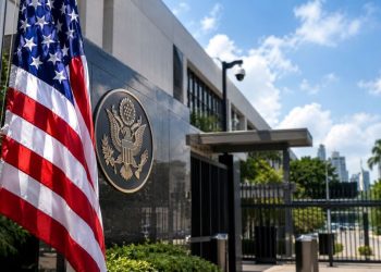 EUA suspendem atendimento consular presencial no Brasil por questões de segurança