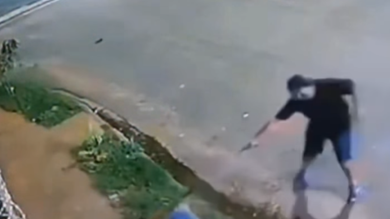 Dois homens morrem após confronto a tiros registrado; assista ao vídeo