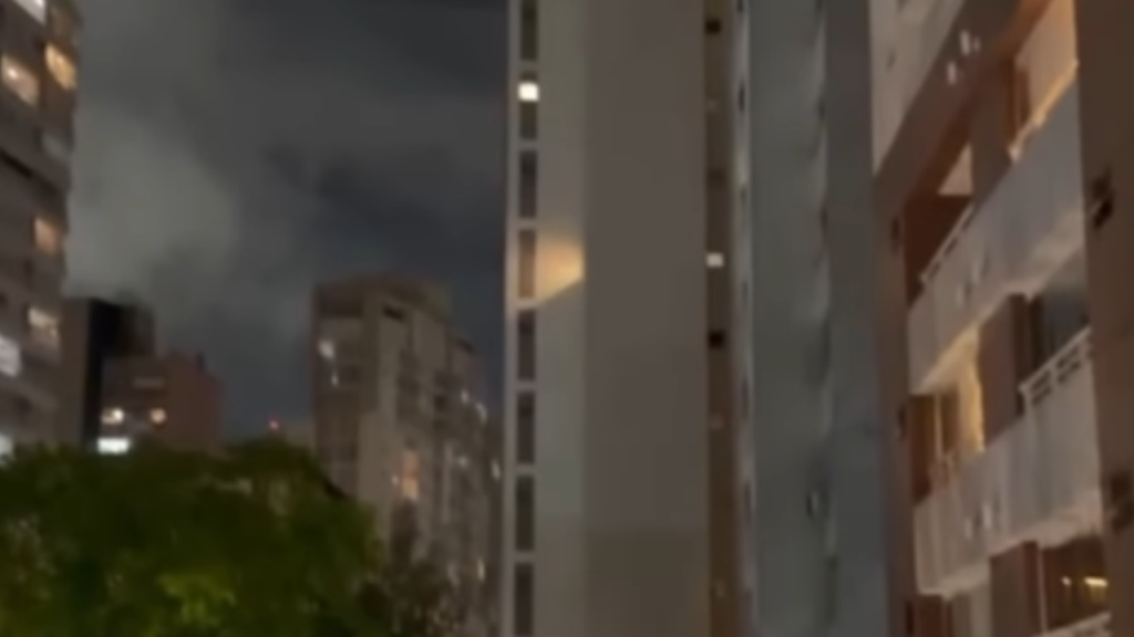 Vídeo: Panelaço em Goiânia marca manifestação contra entrevista de Flávio Bolsonaro na Globo