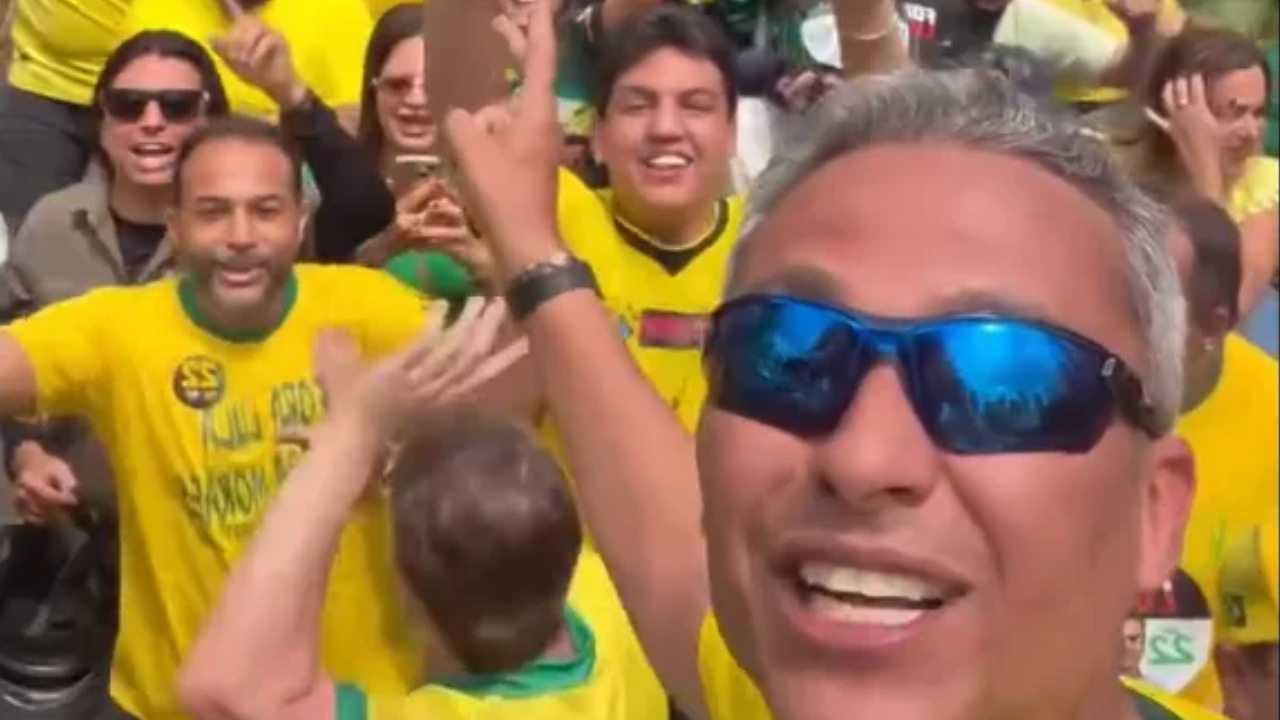 Multidão ocupa a Alameda Ricardo Paranhos em ato da direita por Flávio Bolsonaro; veja vídeo