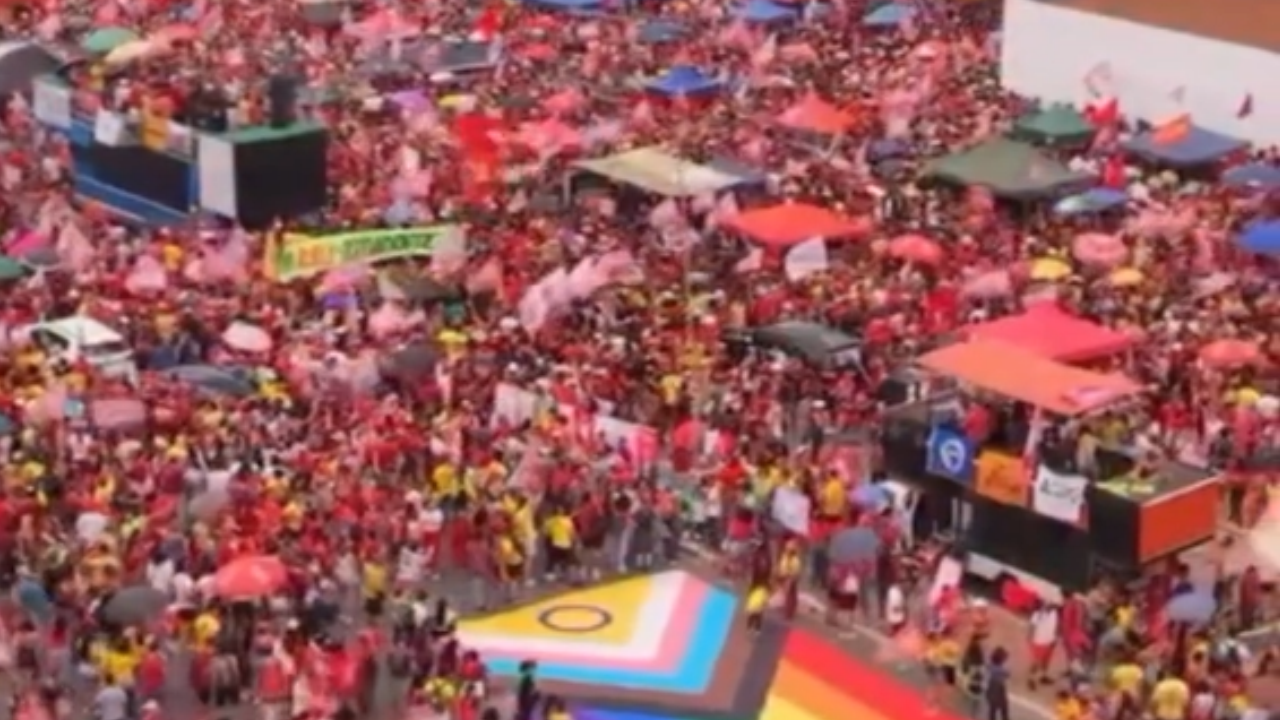 Vídeo: Ato em Brasília reforça apoio à reeleição de Lula às vésperas do segundo turno