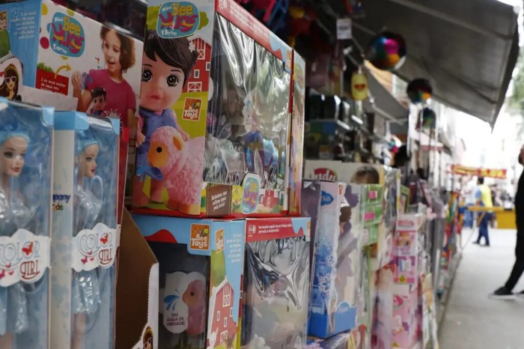 Brinquedos mais baratos, mas vendas caem no Dia das Crianças