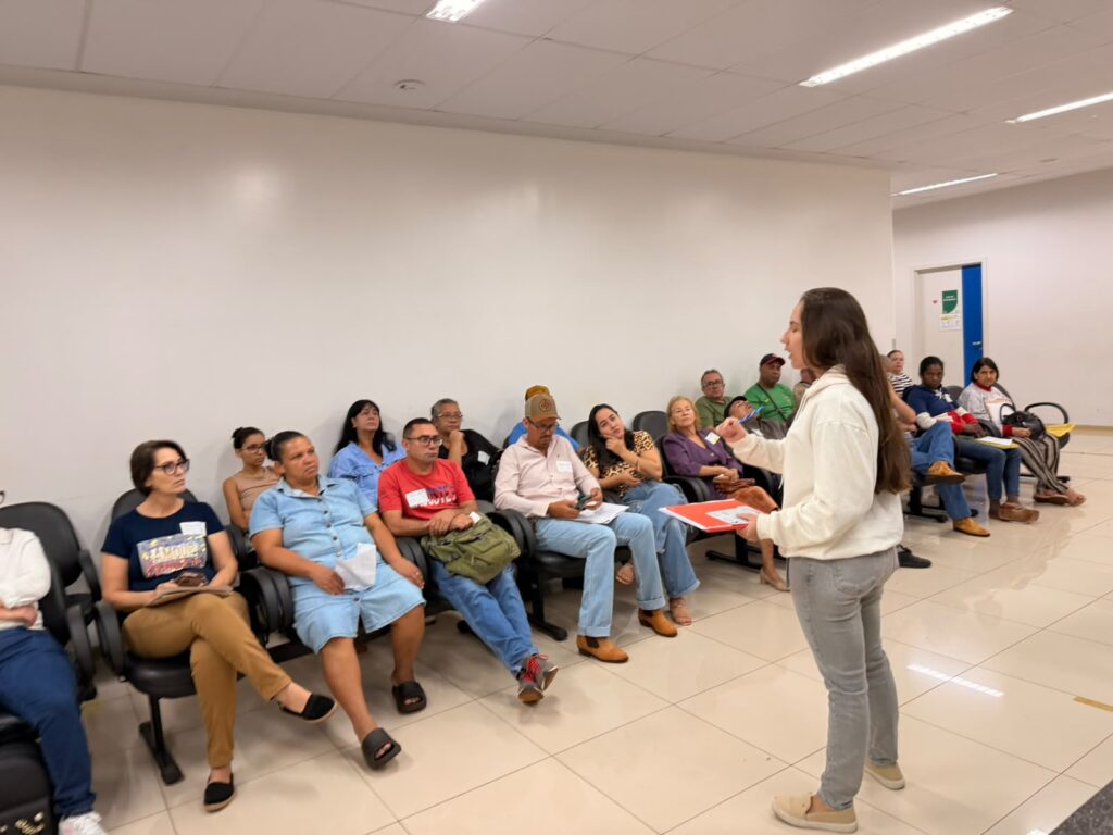 Outubro Rosa leva reflexão sobre saúde mental, autoestima e autocuidado à Policlínica