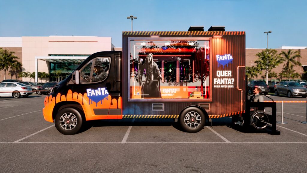 Caminhão Assombrado de Fanta® traz experiência de Halloween a Goiânia