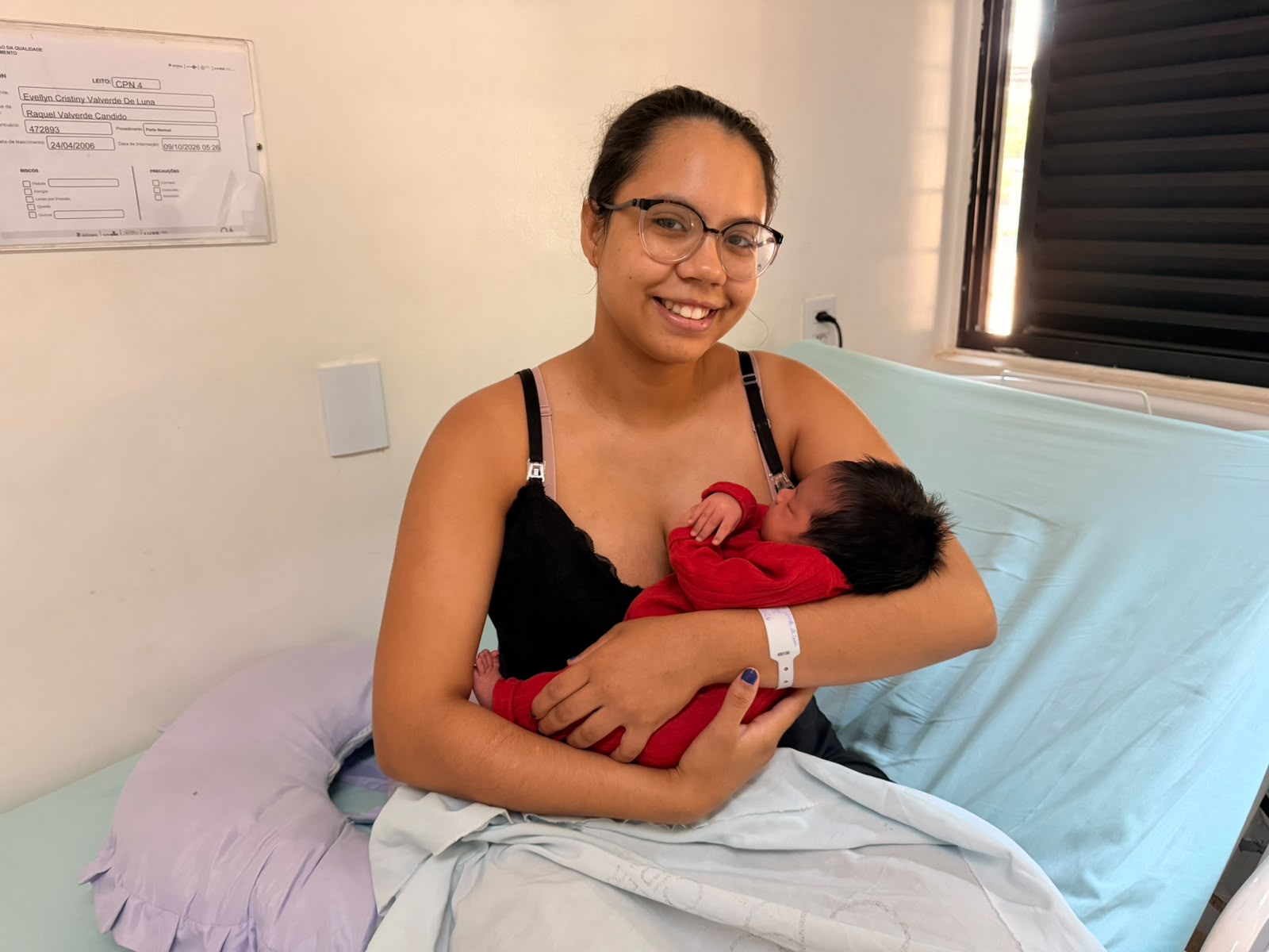 Mãe relata atendimento e apoio recebido na Maternidade Nascer Cidadão