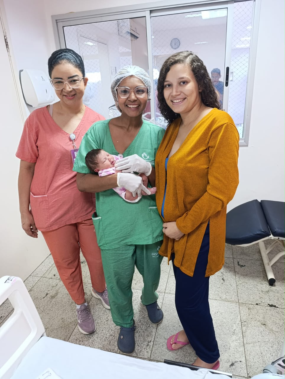 “Vocês são anjos na Terra”, mãe agradece equipe do HMDI após nascimento da filha