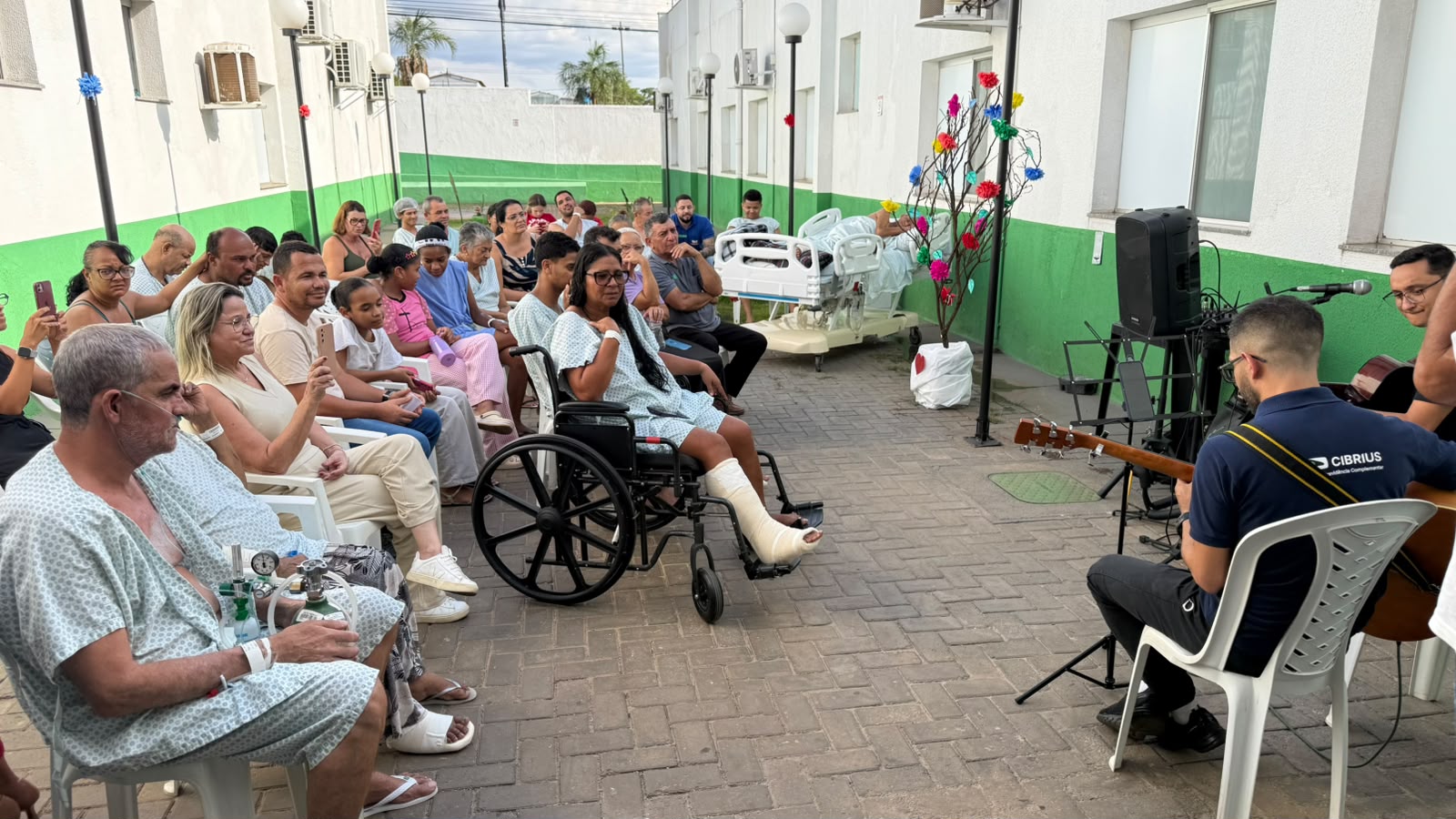 HEL promove ação sobre cuidados paliativos com música e acolhimento