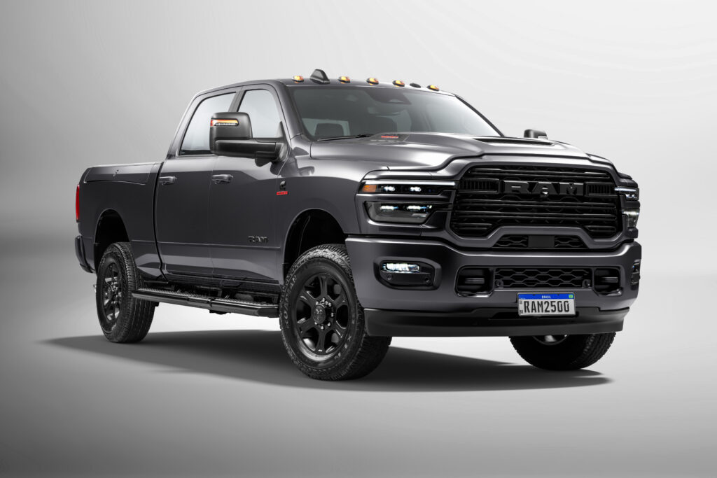 Ram apresenta versão Laramie Night Edition da 2500 com preço de R$ 569.990