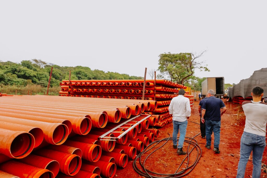 Sanesc recebe insumos para ampliar rede de esgoto em Senador Canedo