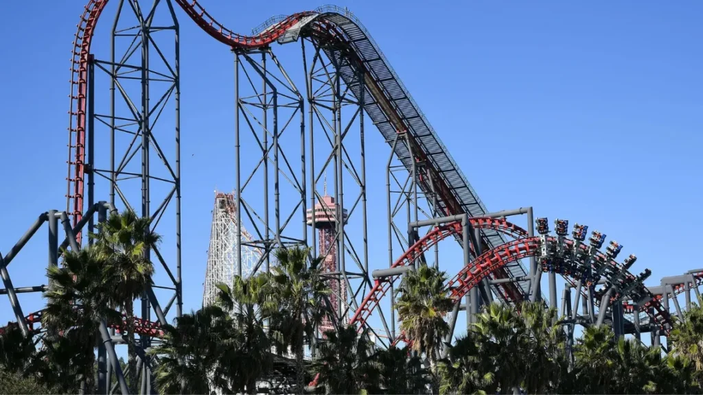 Six Flags suspende nove montanhas-russas após morte de visitante em parque nos EUA