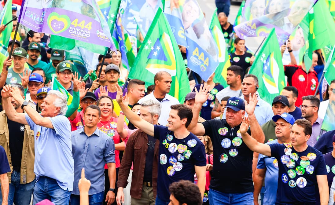 Daniel Vilela e Caiado reúnem multidão no Garavelo, em Aparecida de Goiânia