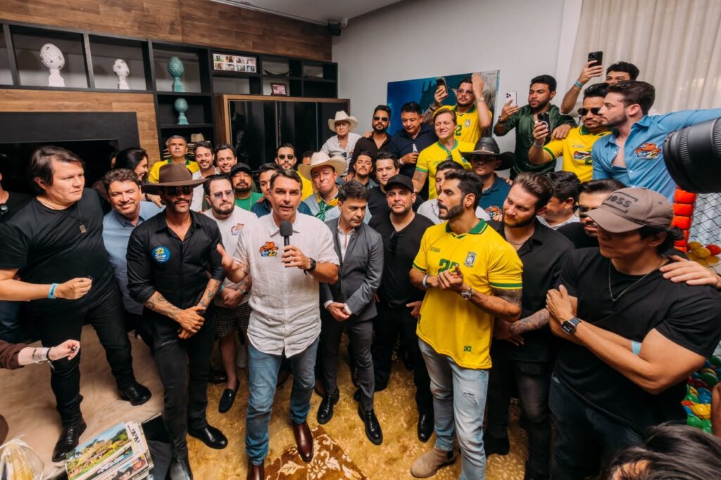 Wilder Morais reúne mais de 30 cantores sertanejos em apoio a Flávio Bolsonaro
