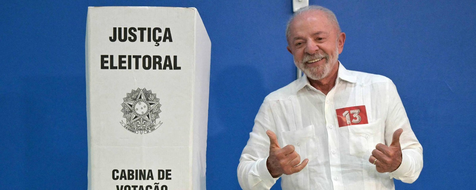 Lula vota, exalta mobilização popular e diz que Brasil não aceita miliciano no Planalto