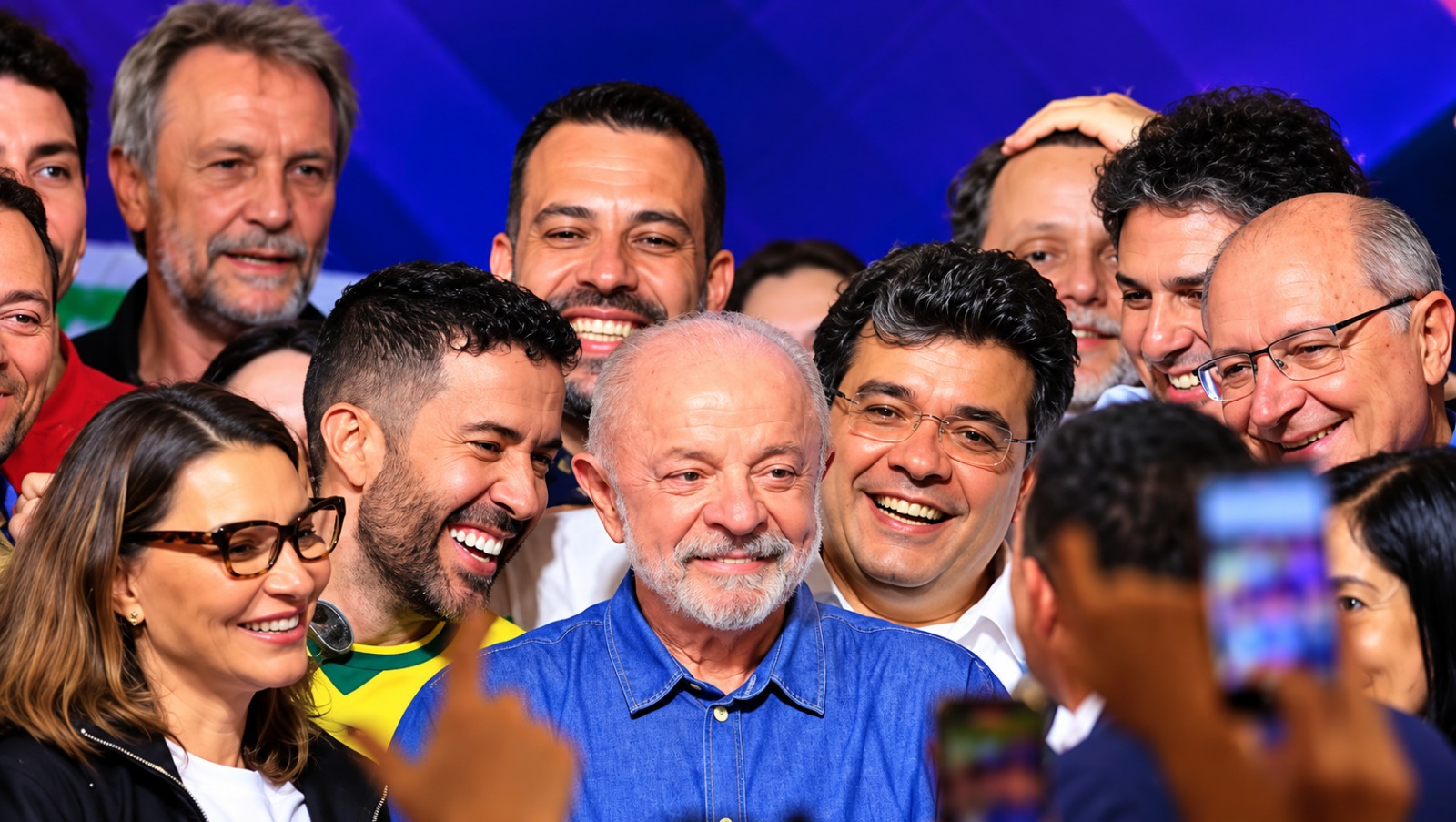 Com 51,78% dos votos, contra 48,27% de Flávio, Lula alcança 4º mandato e bate recorde de permanência no poder na democracia