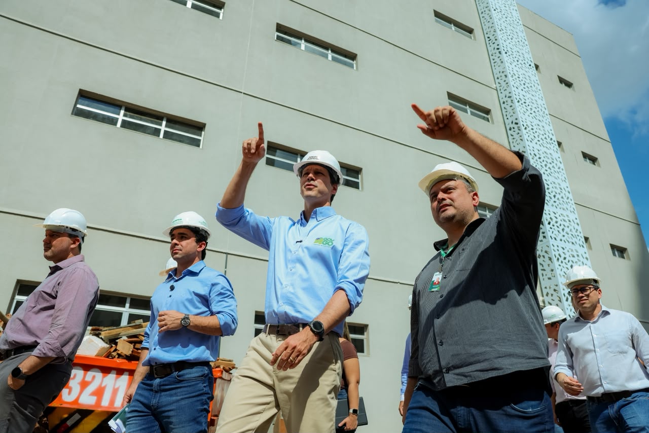 Daniel Vilela destaca agilidade das obras do Basileu França em visita técnica à instituição