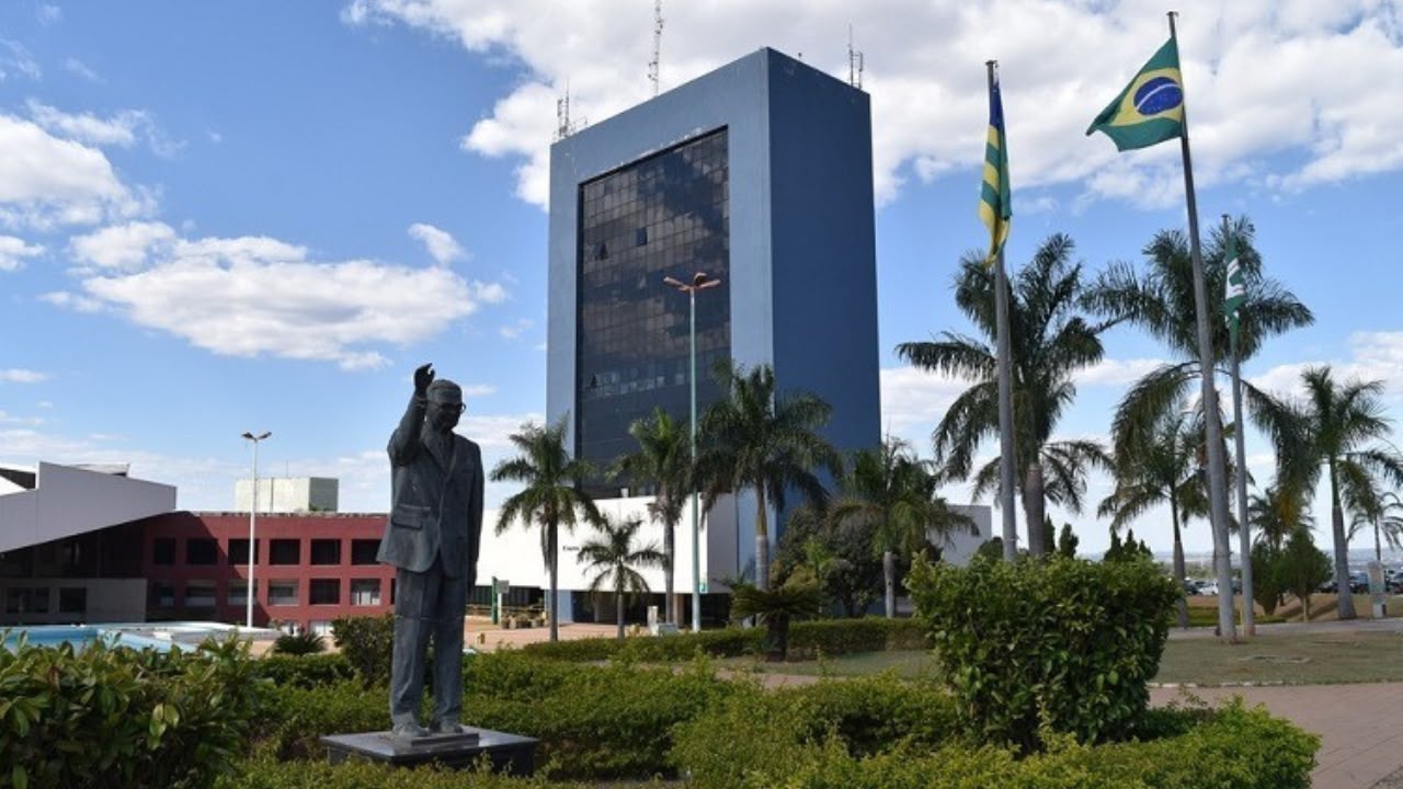 Goiânia antecipa salário e anuncia medidas para valorizar servidores