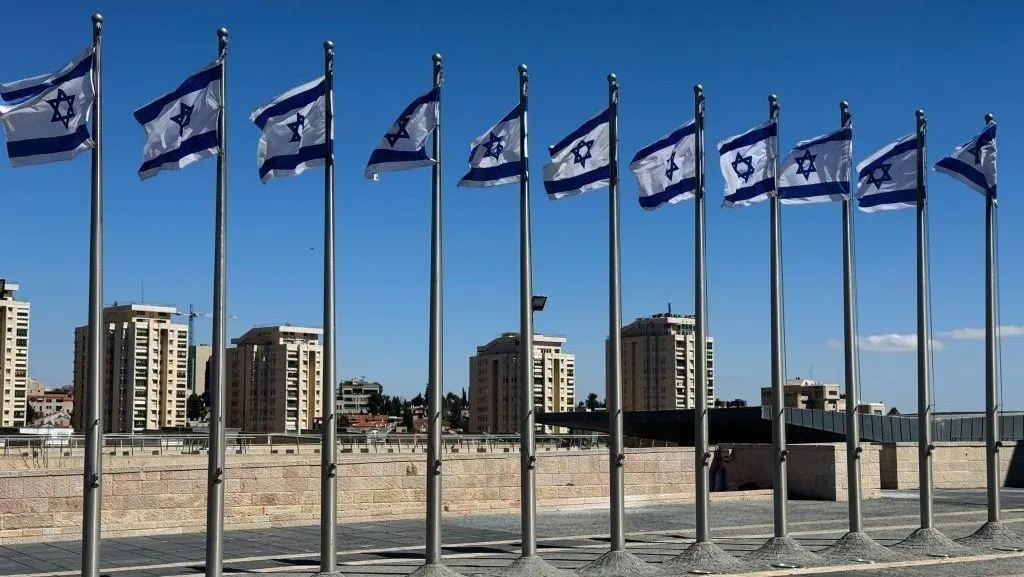 Eleições em Israel registram maior comparecimento inicial às urnas em 45 anos