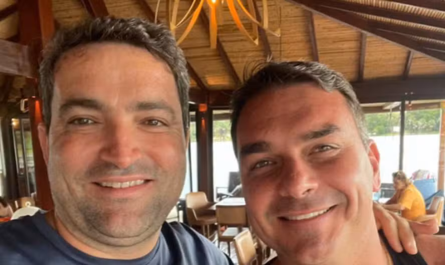 Bet ligada de investigado por fraude no INSS pagou voos de Flávio Bolsonaro entre Portugal e França
