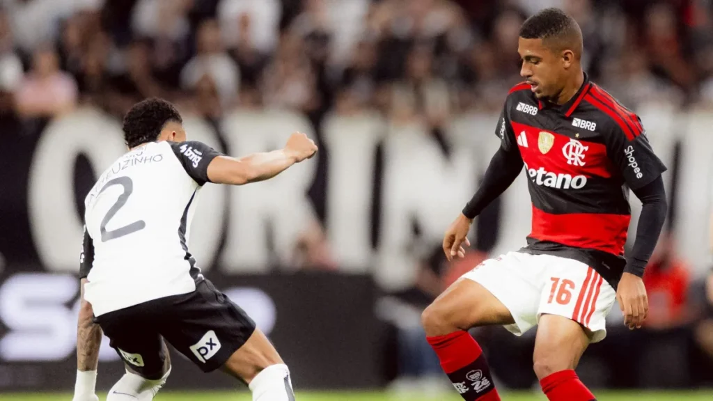 Flamengo assume liderança do returno e Corinthians fica na última posição