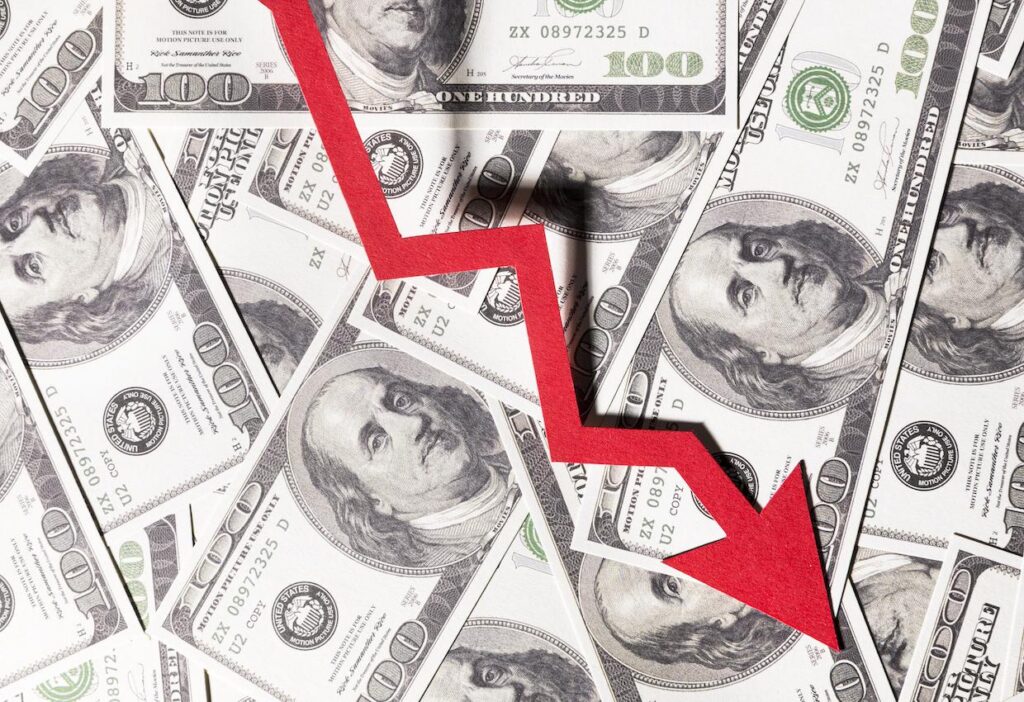 Dólar cai 1,67% e Bolsa sobe após tombo histórico na véspera