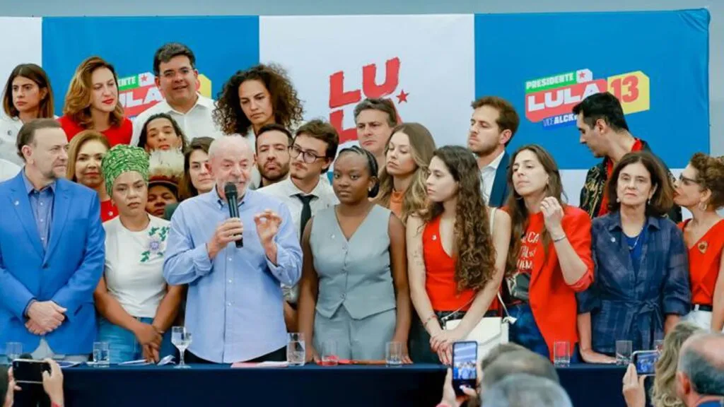Jovens deputados montam ofensiva nacional para virar jogo de Lula contra Flávio