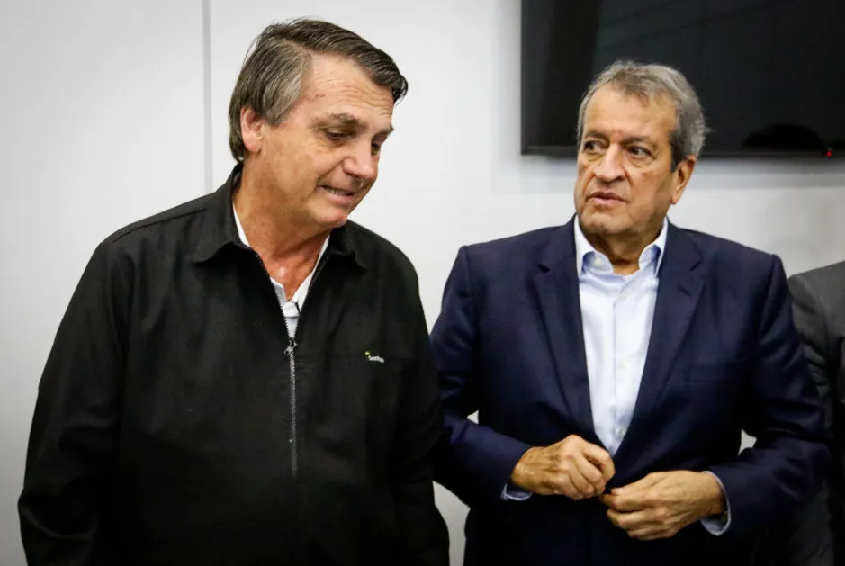 Valdemar rejeita carta de Flávio Bolsonaro e leva crise do PL a Jair Bolsonaro