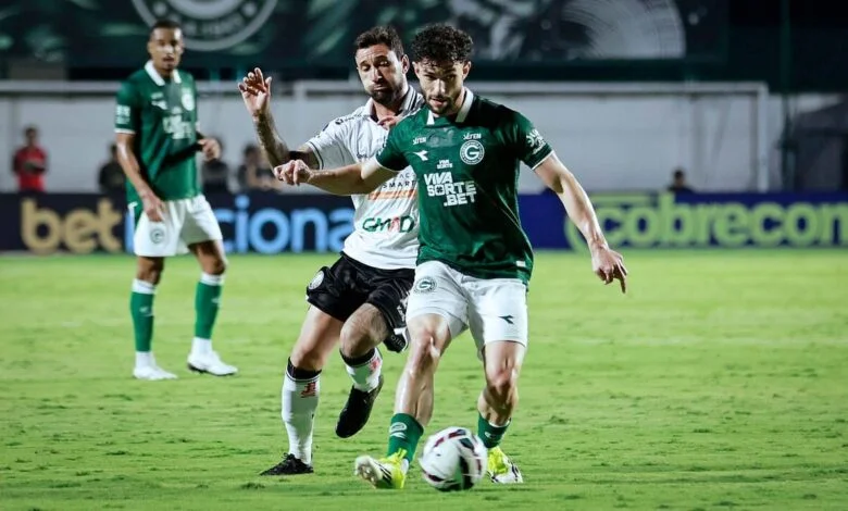 Goiás perde artilheiro para duelo com Operário-PR no domingo (11)