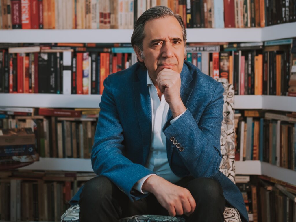 Marco Antonio Villa está foragido por não pagar R$ 570 mil de pensão