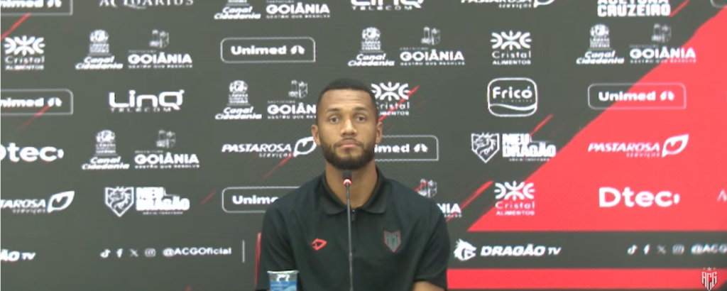 Jogadores do Atlético-GO suspendem entrevistas e cobram regularização de salários e direitos trabalhistas