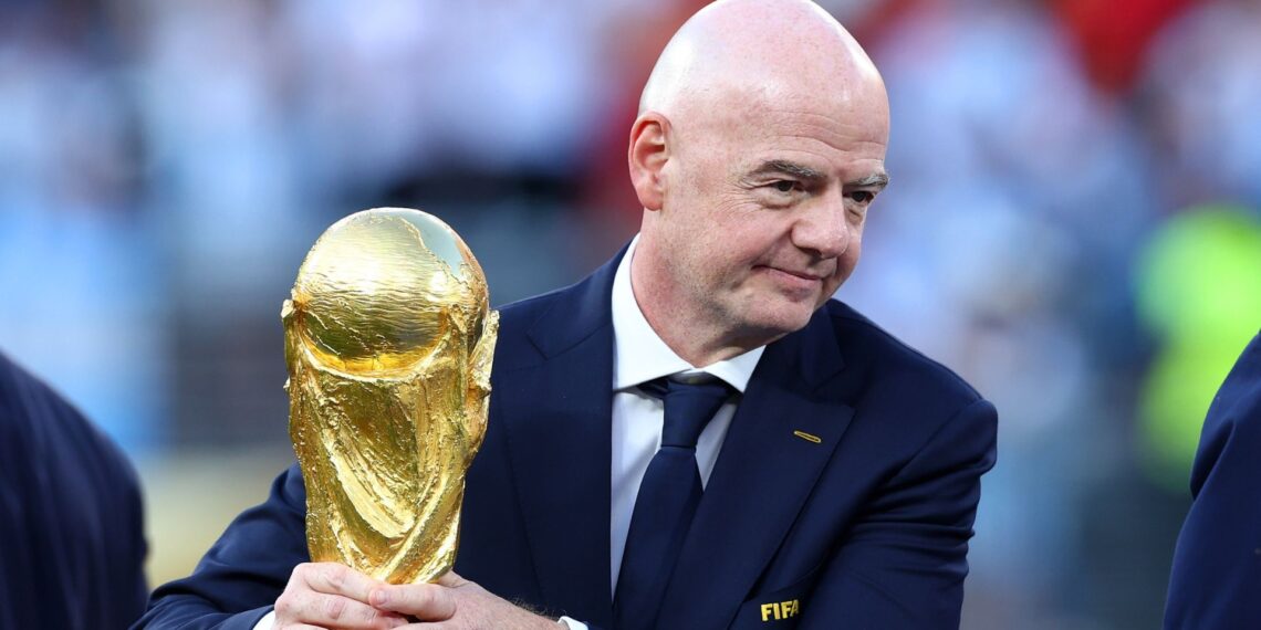 Presidente da Fifa recebeu R$ 8,6 milhões extras da empresa da Copa do Mundo de 2026