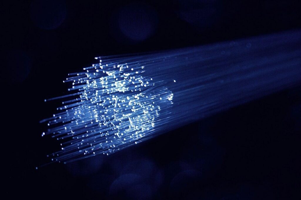 Internet em Goiânia: dá para trocar a TV por assinatura por streaming?