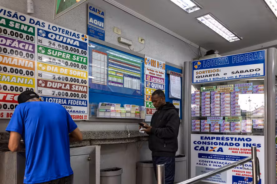 Mega-Sena pode pagar R$ 230 milhões neste sábado (24)