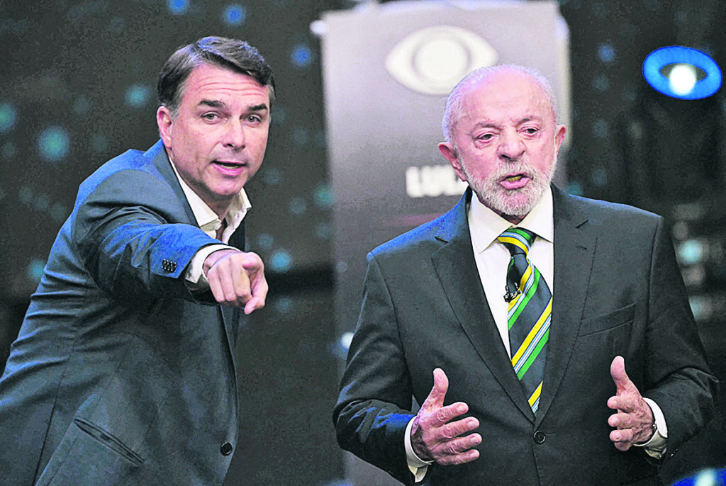 Lula ultrapassa Flávio Bolsonaro na votação de brasileiros no exterior