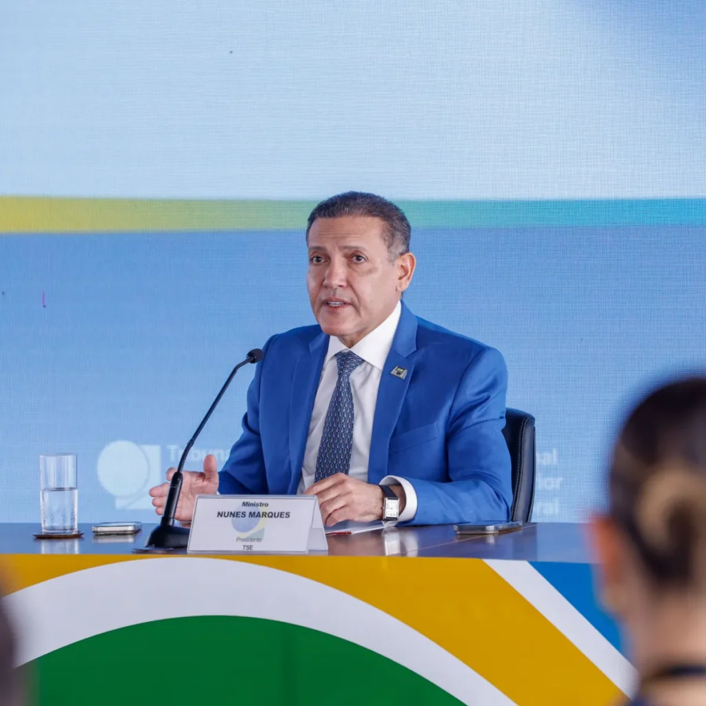 TSE recebeu pedido do PT às 13h30, mas só agiu uma hora após intervenção do STF