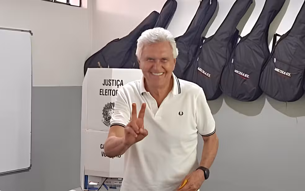 Caiado critica PT e aposta em vitória de Flávio Bolsonaro