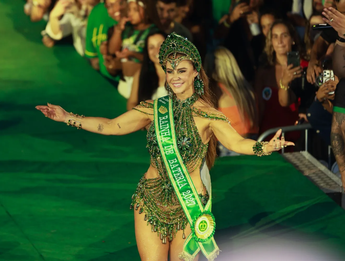 Paolla Oliveira revela que incentivou Virginia a permanecer como rainha de bateria da Grande Rio
