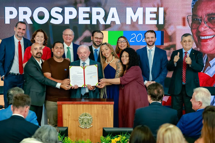 Lula sanciona perdão de R$ 15 bilhões de dívidas do MEI