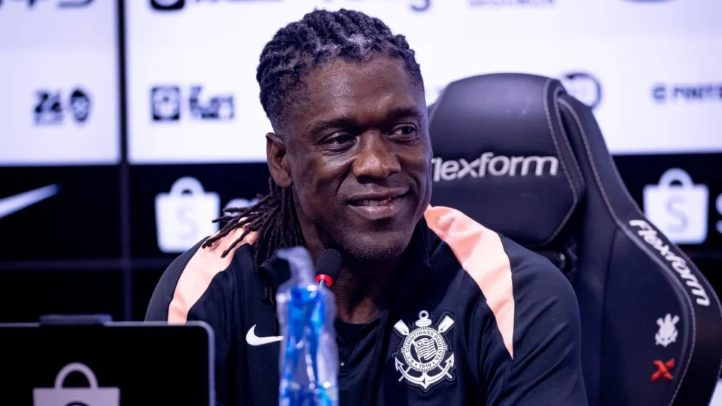 Seedorf assume Corinthians com missão de afastar equipe da zona de rebaixamento