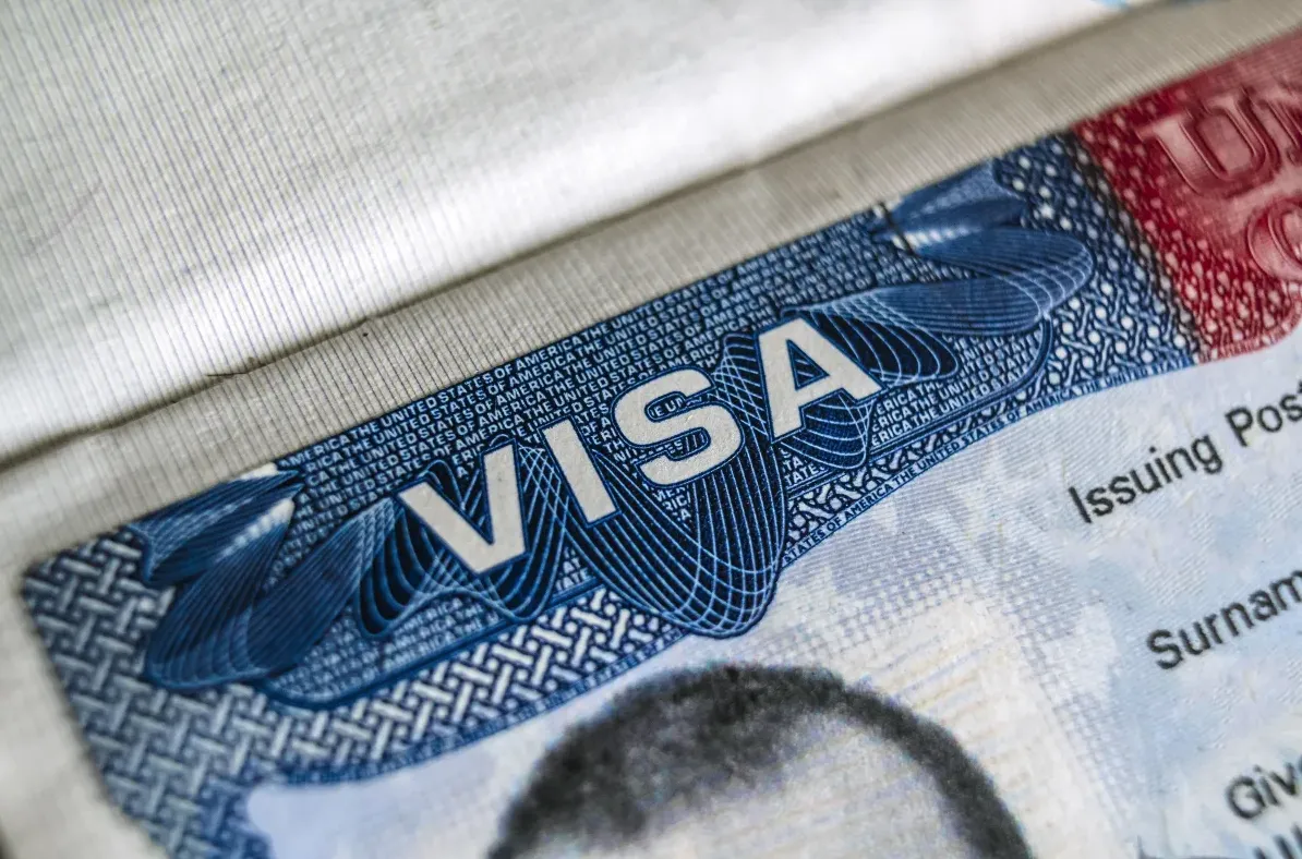 EUA suspendem emissão de vistos e atendimentos presenciais nos consulados do Brasil