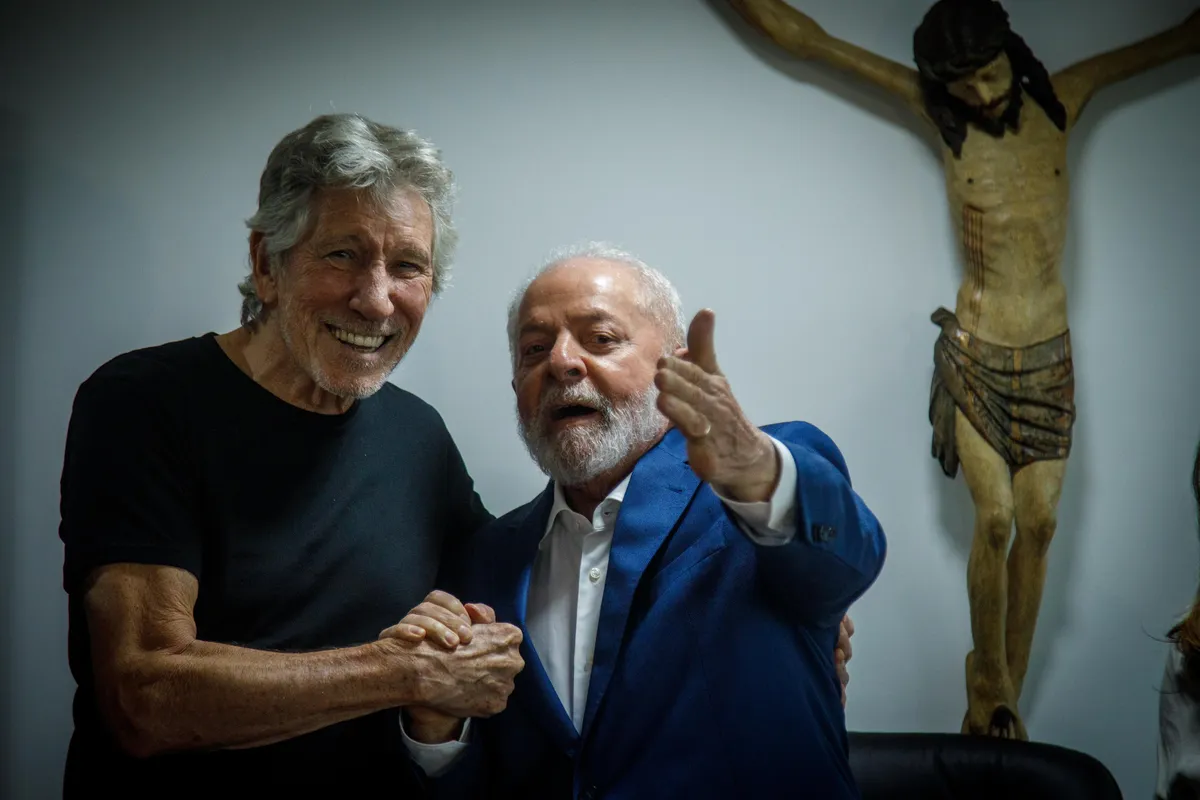 Roger Waters declara apoio a Lula e pede voto "por Marielle Franco"